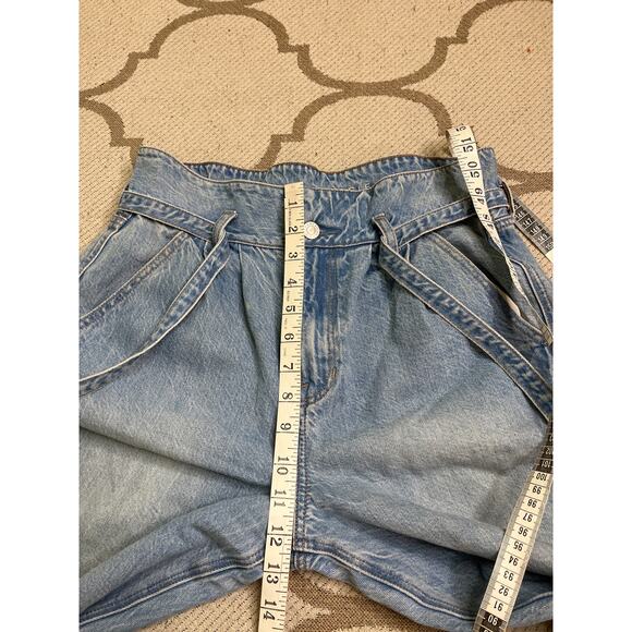 American Eagle Outfitters Mom Jean Pleated Belted Blue Jeans, size 4 Long - Picture 6 of 12